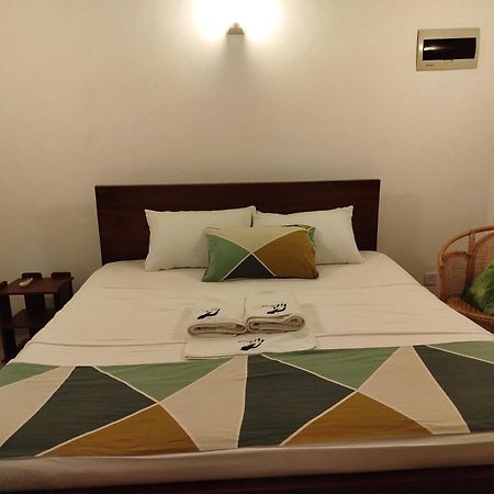 Elzangi Hotel Негомбо Екстериор снимка