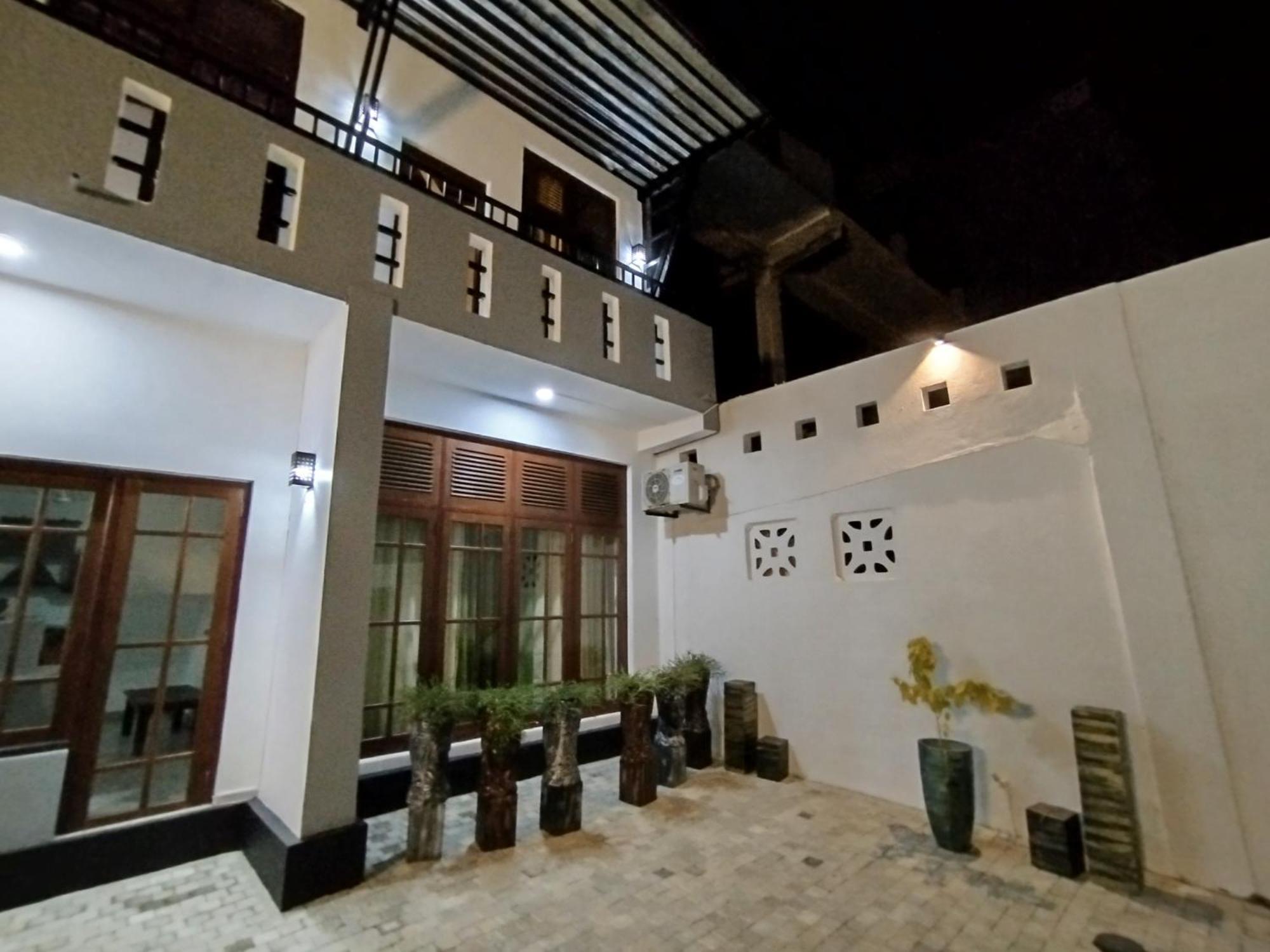 Elzangi Hotel Негомбо Екстериор снимка