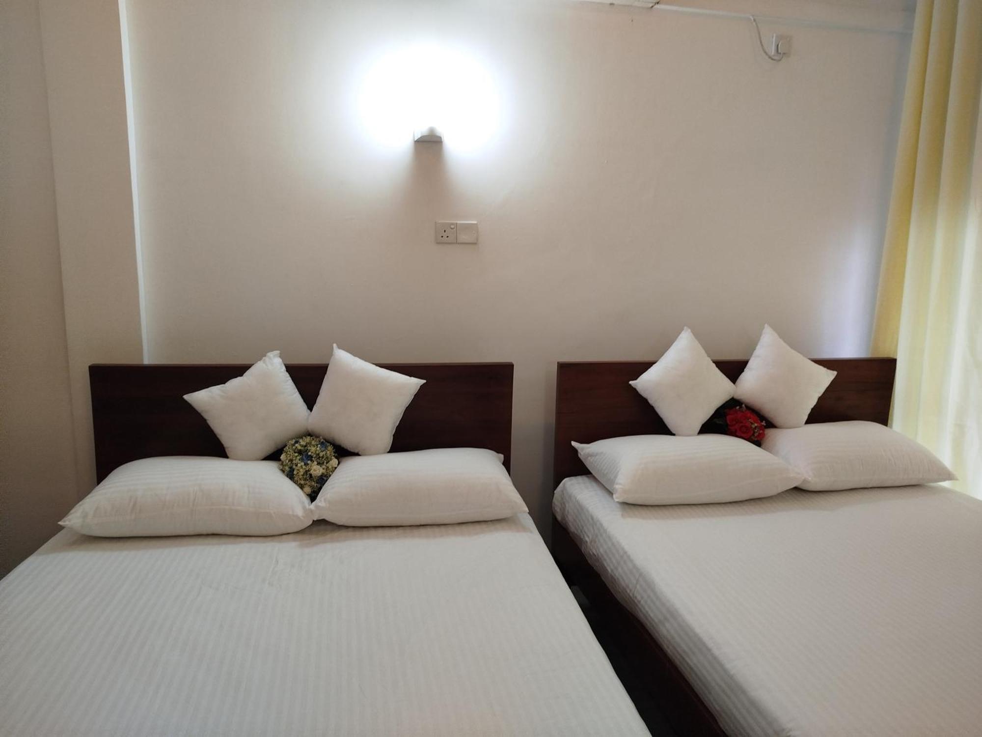 Elzangi Hotel Негомбо Екстериор снимка