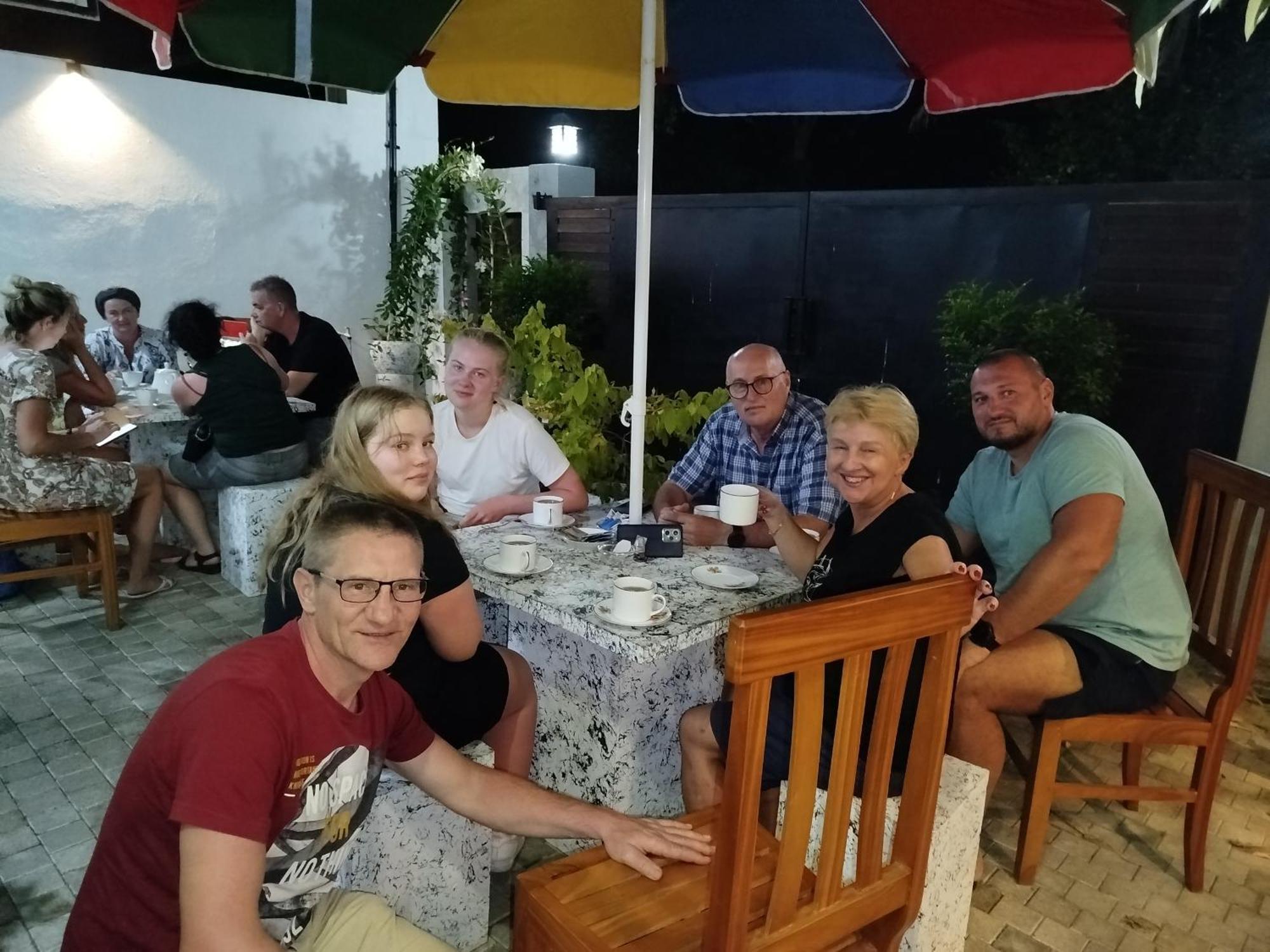 Elzangi Hotel Негомбо Екстериор снимка